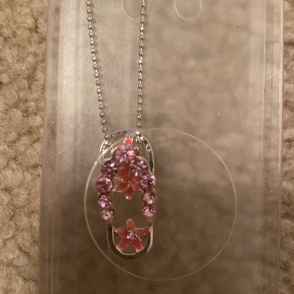 Flip Flop 🩴 Silver Tone Necklace. Pink Rhinestones and Pink Star Fish.